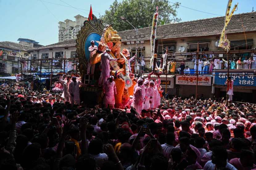 lalbaugcha raja ganesh visarjan photo 2024