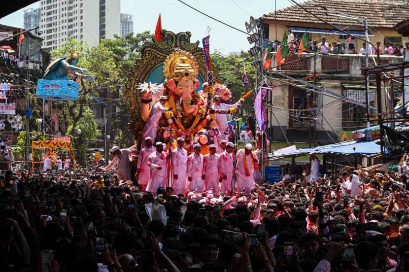 lalbaugcha raja ganesh visarjan photo 2024