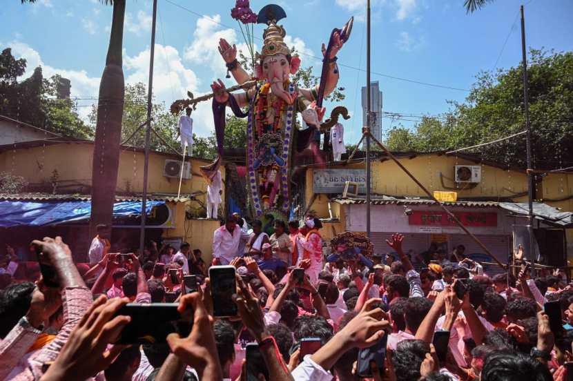 lalbaugcha raja ganesh visarjan photo 2024