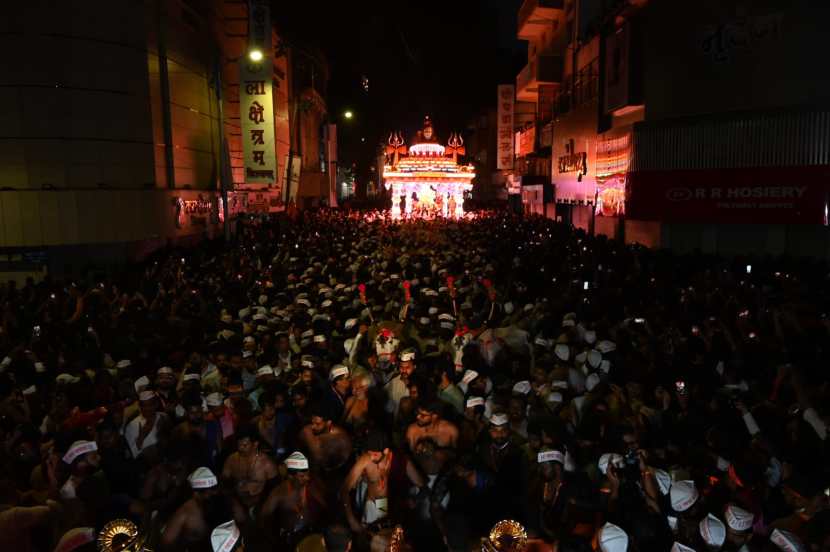 Ganesh Visarjan 2024, ganesh visrajan photos pune mumbai, ganpati visarjan pictures