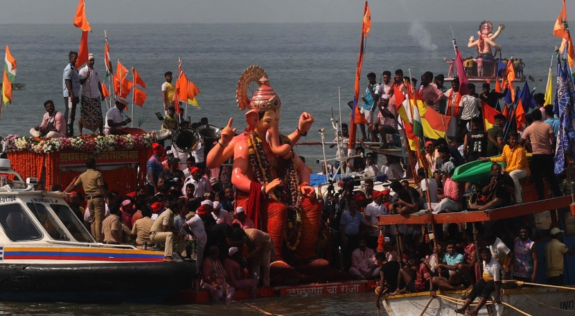 Ganesh Visarjan, ganesh visarjan girgaon chaupati, giragon chaupati ganesh visarjan photos 2024