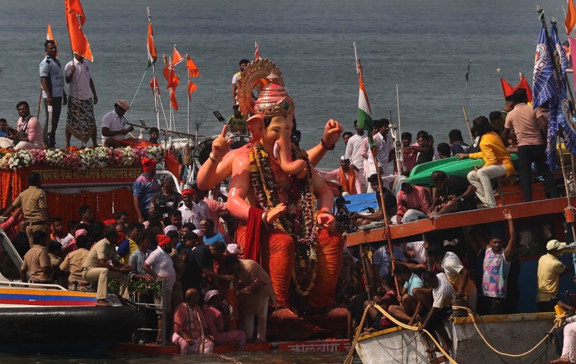 Ganesh Visarjan, ganesh visarjan girgaon chaupati, giragon chaupati ganesh visarjan photos 2024