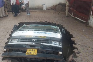 truck in hole Pune, City Post Office pune,