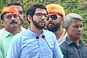 aditya thackeray slams maharashtra government policy for industries