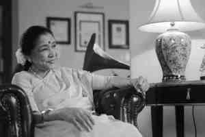 asha bhosle express concern among increasing divorce in young generation