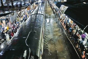 Central Railway stopped due to heavy rains Mumbai