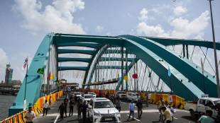 cm eknath shinde inaugurates bow string’ arch bridge connecting coastal road sea link