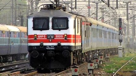 Traffic of express trains continues on the third and fourth lines of central railway