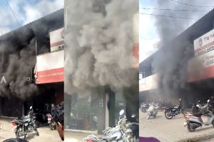 customer set an Ola showroom in Kalaburagi on fire