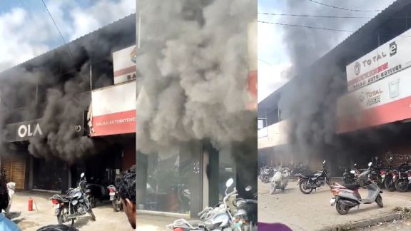 customer set an Ola showroom in Kalaburagi on fire