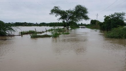 dam overflow due to heavy rain