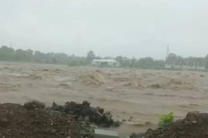 flood in wardha river