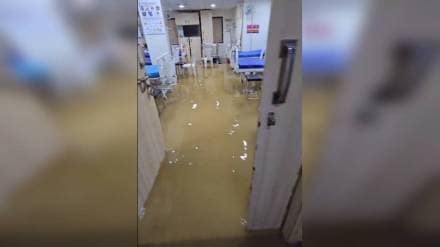 rain water enter in hospitals in gondia