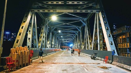 Second girder installation of Gokhale Bridge The other side of the bridge will be opened in the month of April Mumbai new