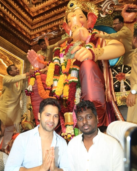 varun dhawan atlee kumar lalbaug raja ganpati darshan, varun dhawan atlee kumar lalbaug raja ganpati darshan photos, varun dhawan,