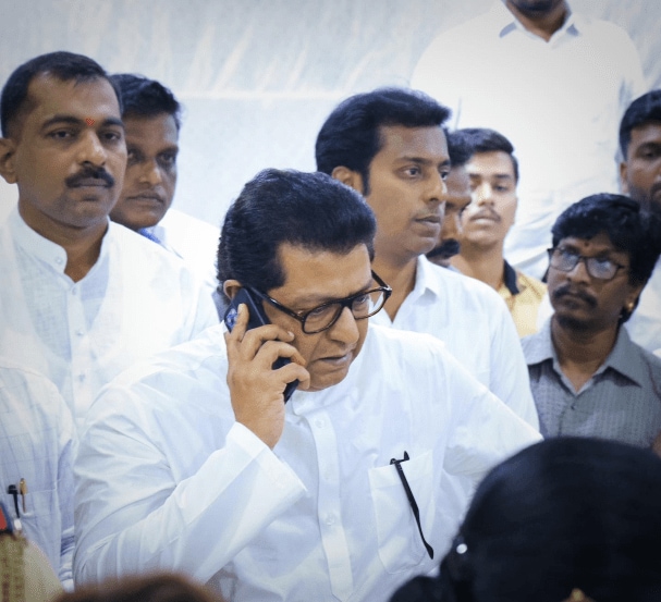 raj thackeray ganpati darshan photos