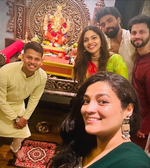 marathi actress pooja sawant home Ganpati, pooja sawant home Ganpati celebration, marathi actress, pooja sawant, pooja sawant boyfriend, pooja sawant husband, pooja sawant 