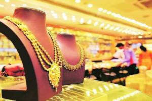 police file case against workers for stolen jewellery worth rs 32 lakh from shop