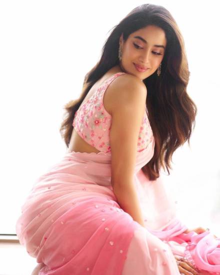 Janhvi Kapoor Devara