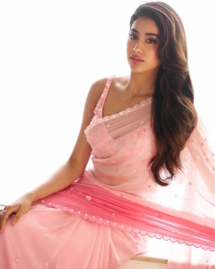 janhvi kapoor News in Hindi