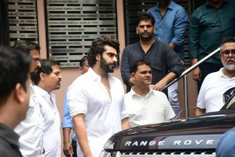 Arjun Kapoor in Anil Mehta funeral