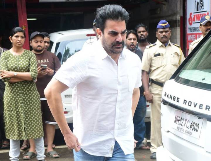 Malaika Arora ex-husband Arbaaz Khan in Anil Mehta funeral