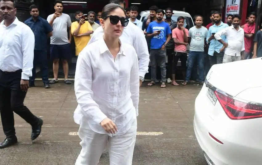 Kareena Kapoor in Anil Mehta funeral