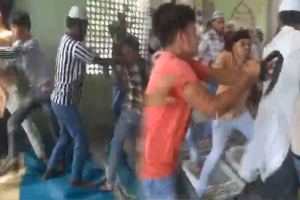 moradabad mosque Fight