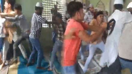 moradabad mosque Fight