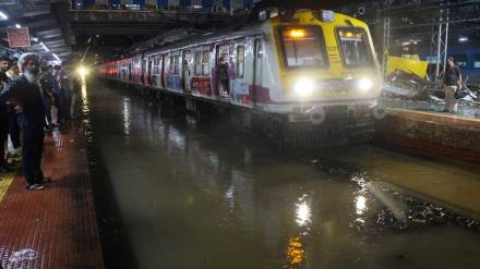 Water Logging due to heavy rainfall at Bhandup railway station.