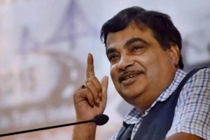 Nitin Gadkari Inauguration ceremony of development works held at Karvenagar Attendance of BJP workers is low