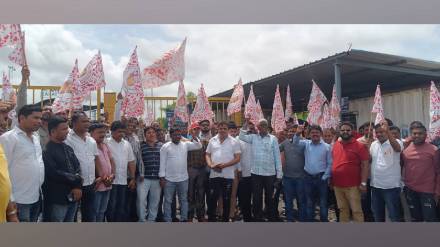 Uran Panvel Lorry Owners Association held press conference demanding local employment