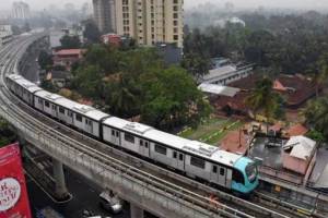 pmrda issue notice to company working on shivajinagar hinjewadi metro line over roads poor condition