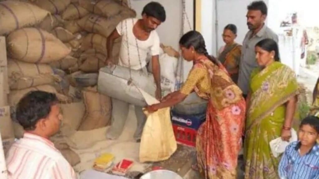 congress mp praniti shinde alleged plastic mixed rice distributed to ration card holders