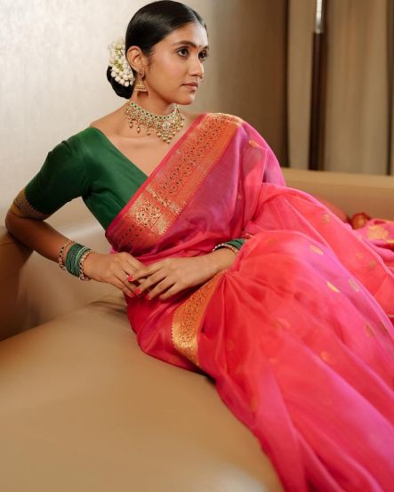 rinku rajguru latest photoshoot in gulabi saree