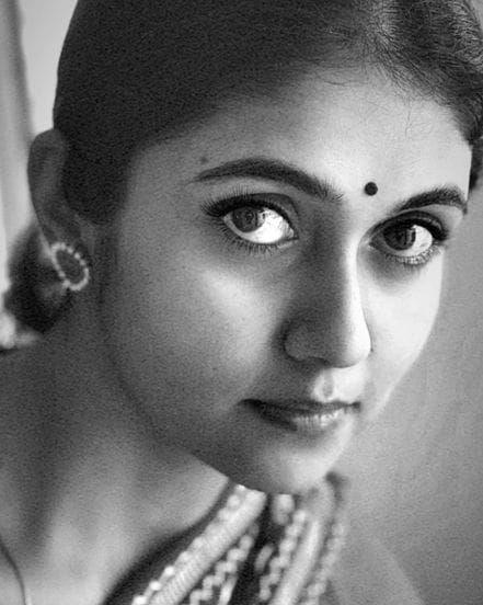 rinku rajguru latest photoshoot in gulabi saree