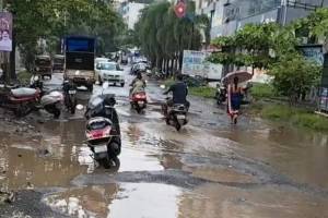 60 feet road at chinchpada in kalyan east in worse condition