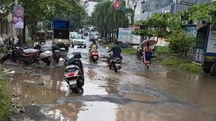 60 feet road at chinchpada in kalyan east in worse condition