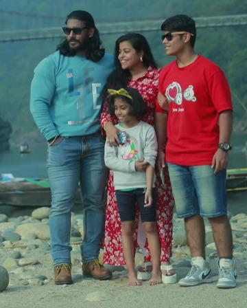 sangram chougule wife snehal and children