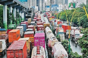 Traffic jam on Ghodbunder road thane