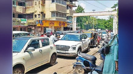 Traffic jam from Swami Vivekananda Chowk to Vaishnavi Hotel in Uran city