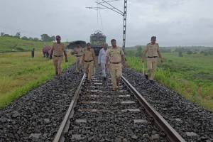 news of goods train falling off on railway track came out on friday to see readiness of system in nandurbar