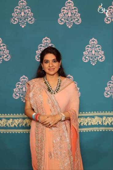 bjp woman leader shaina nc possibly contest against aditya thackeray, who is shaina nc