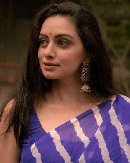 shruti-marathe-new-photoshoot-red-dress