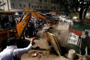 Anti-encroachment drive