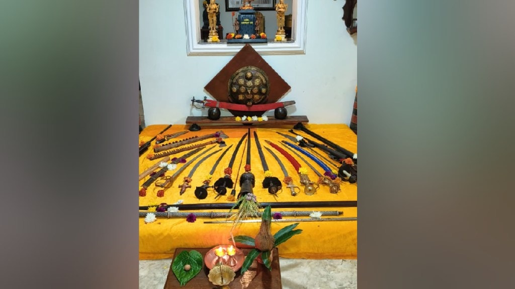 Arms Worship Tradition in Angre Dynasty