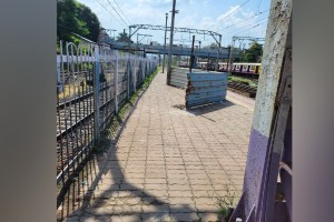 Construction of roof on platform five of Dombivli railway station has started