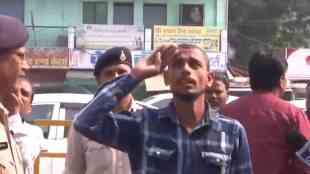 The man identified as Faizal Nisar alias Faizan cheered 'Bharat Mata Ki Jai' and saluted the National Flag.