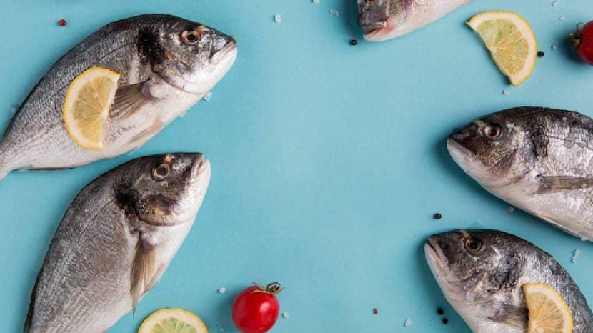 Fish and seafood may help tackle period pain