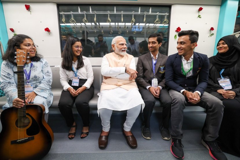 PM Modi Inaugurates Mumbai Metro 3 BKC To Aarey photo